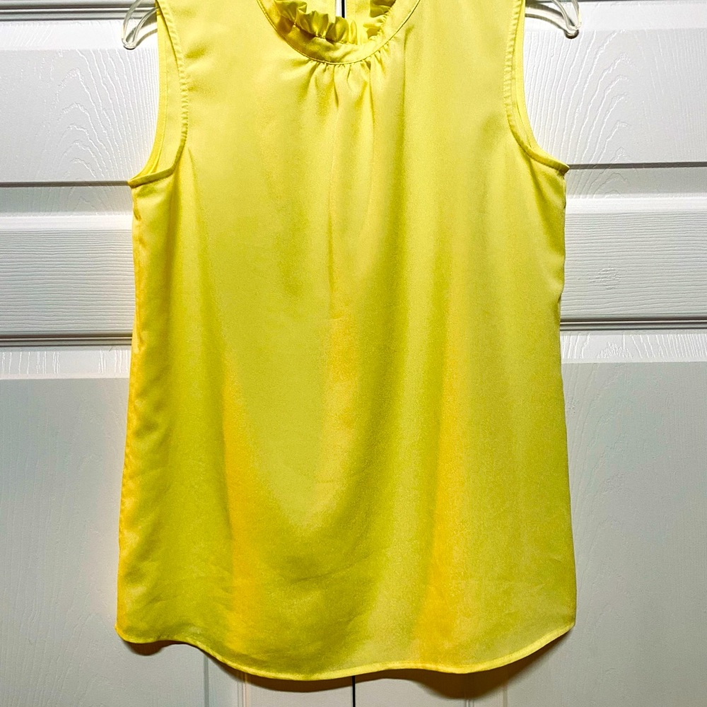 CUTE CALVIN KLEIN YELLOW RUFFED NECK TOP YOU ARE GOING TO LOVE. LIKE NEW & CUTE. - Picture 7 of 12